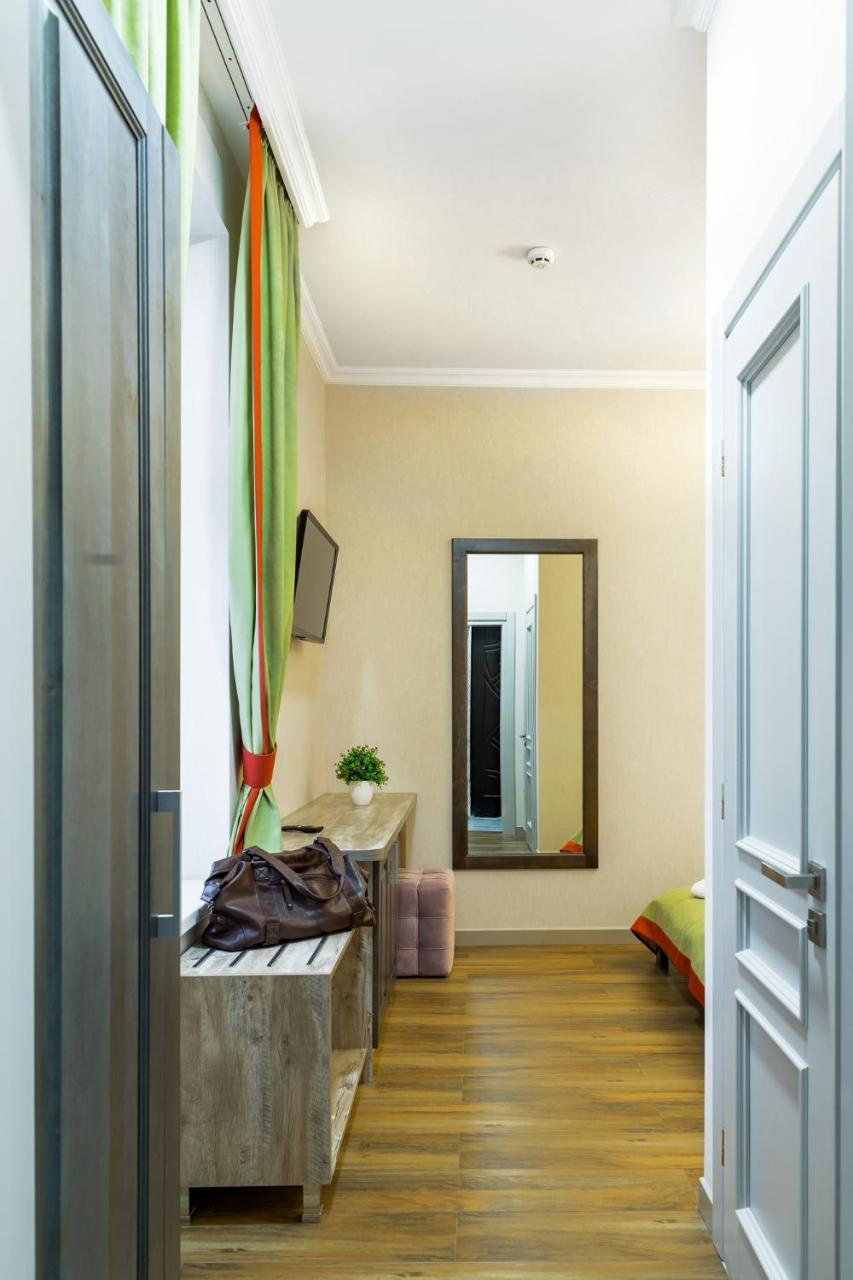Mini Hotel Barvy Lvova On Horodotska St. Экстерьер фото